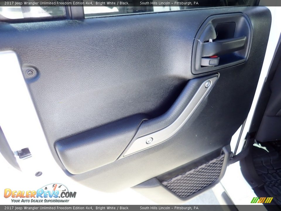 2017 Jeep Wrangler Unlimited Freedom Edition 4x4 Bright White / Black Photo #18