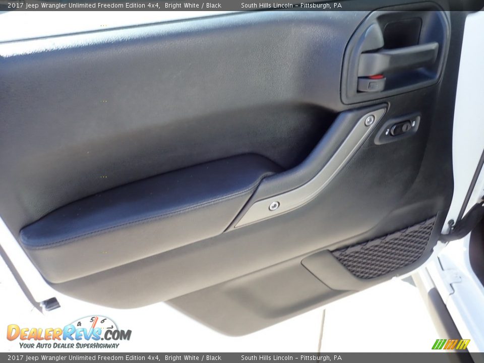 2017 Jeep Wrangler Unlimited Freedom Edition 4x4 Bright White / Black Photo #19