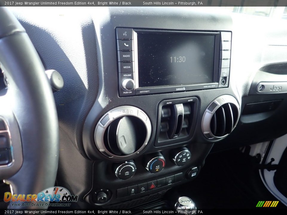 2017 Jeep Wrangler Unlimited Freedom Edition 4x4 Bright White / Black Photo #23