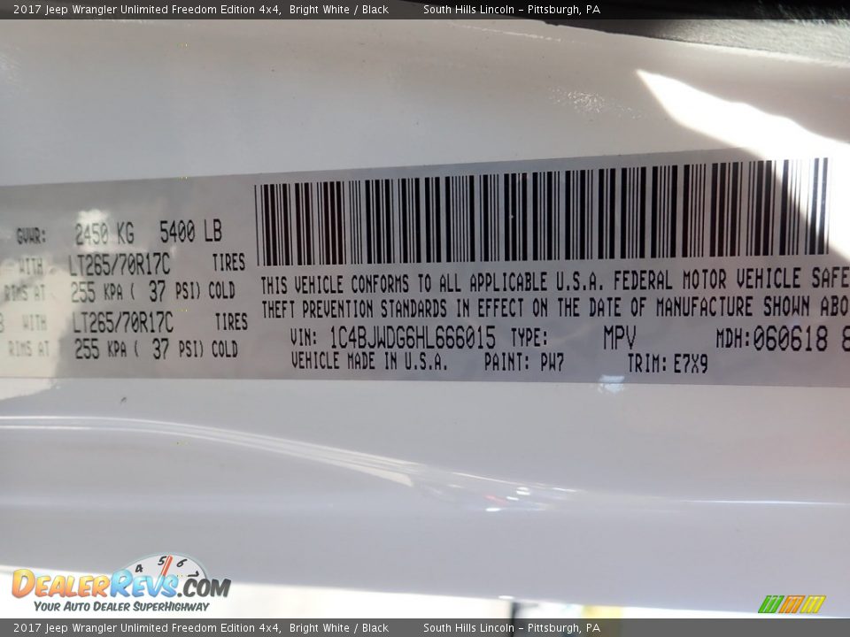 2017 Jeep Wrangler Unlimited Freedom Edition 4x4 Bright White / Black Photo #24