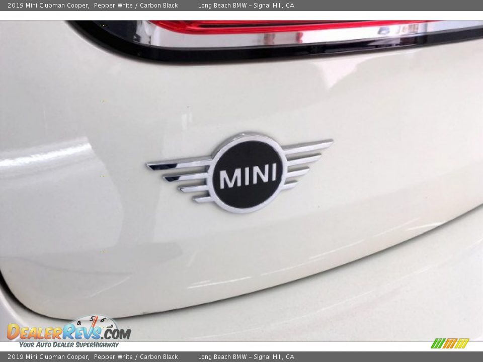 2019 Mini Clubman Cooper Pepper White / Carbon Black Photo #23