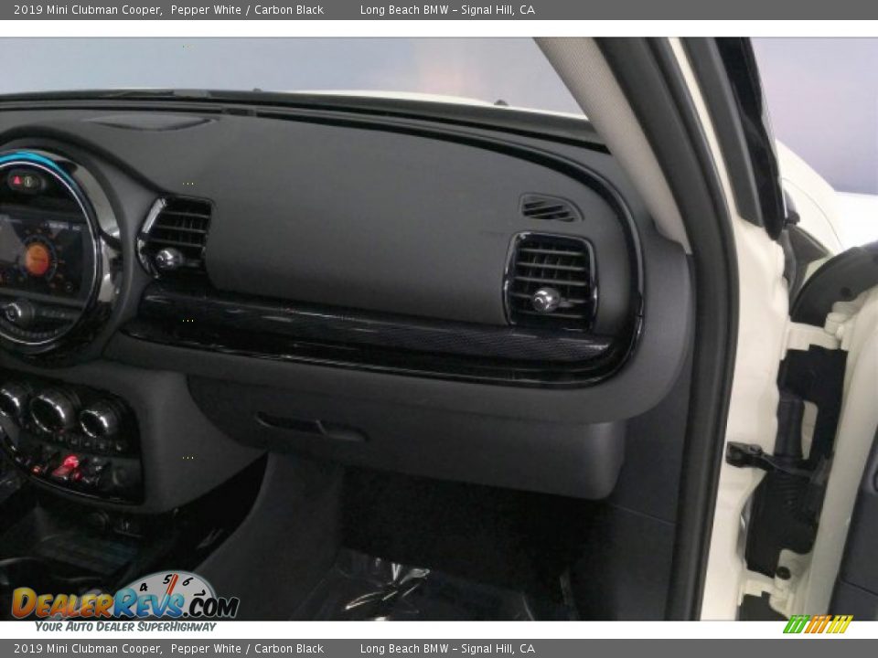 2019 Mini Clubman Cooper Pepper White / Carbon Black Photo #24