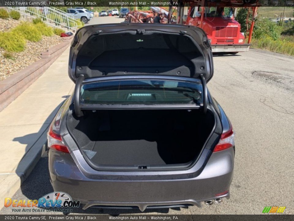 2020 Toyota Camry SE Predawn Gray Mica / Black Photo #11
