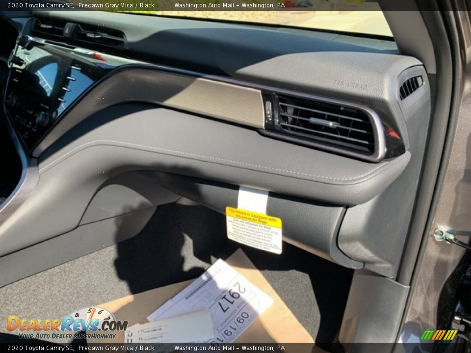 2020 Toyota Camry SE Predawn Gray Mica / Black Photo #17
