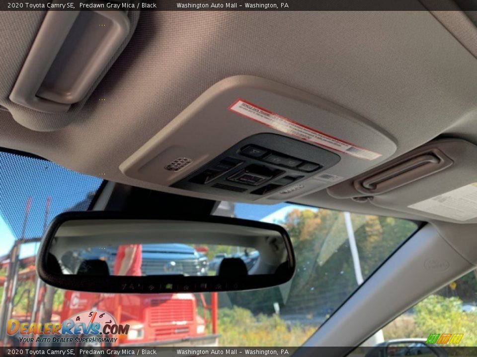 2020 Toyota Camry SE Predawn Gray Mica / Black Photo #24