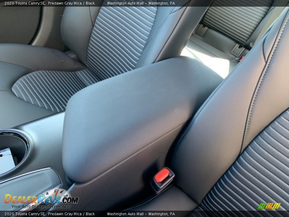 2020 Toyota Camry SE Predawn Gray Mica / Black Photo #25