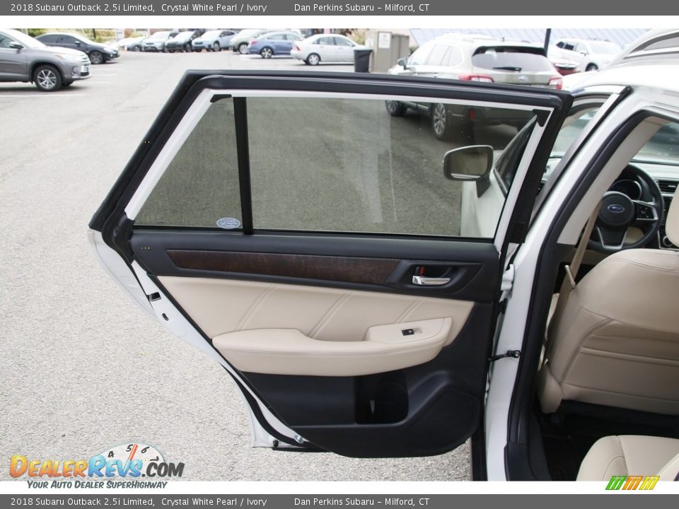 2018 Subaru Outback 2.5i Limited Crystal White Pearl / Ivory Photo #12