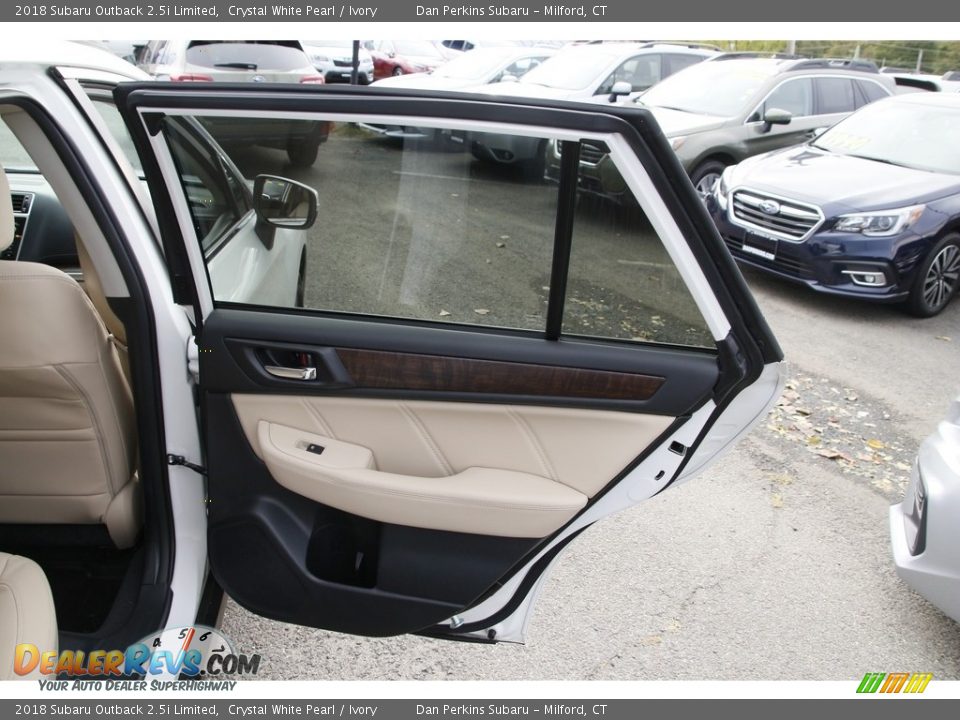 2018 Subaru Outback 2.5i Limited Crystal White Pearl / Ivory Photo #15