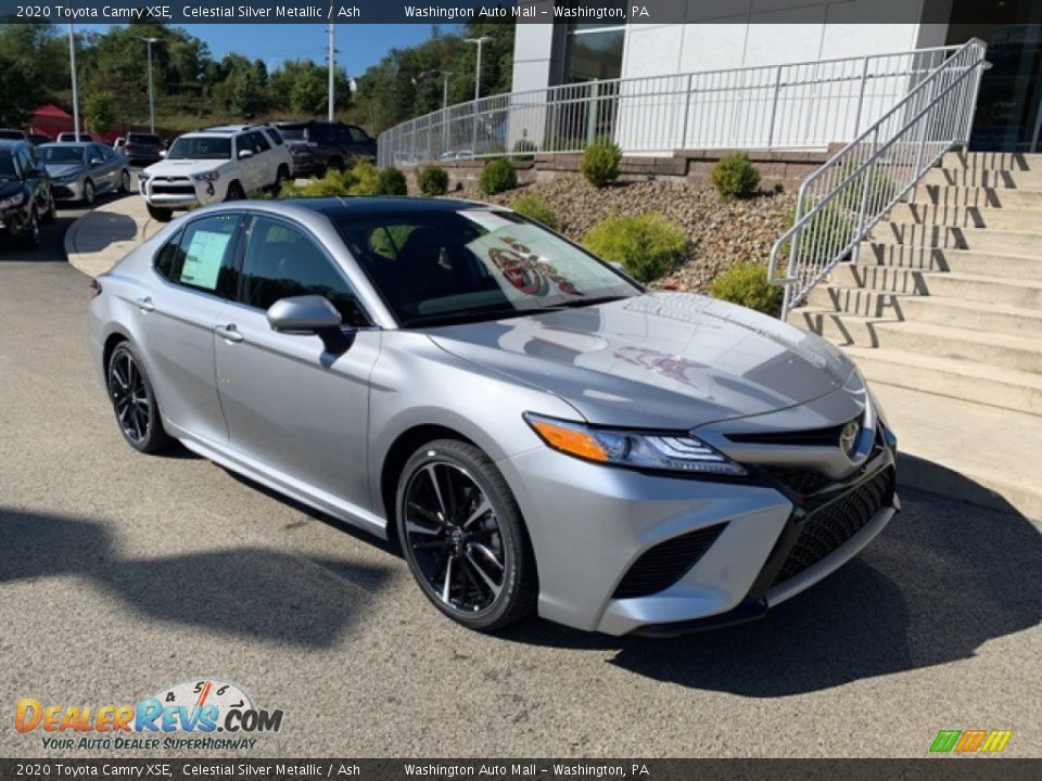 Front 3/4 View of 2020 Toyota Camry XSE Photo #1