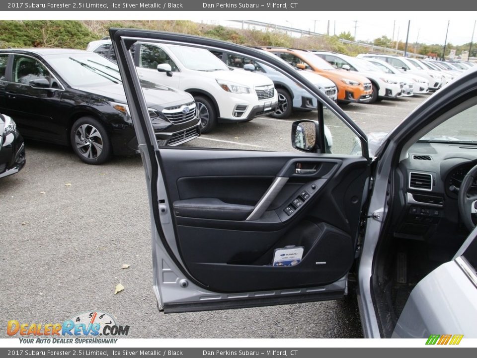 2017 Subaru Forester 2.5i Limited Ice Silver Metallic / Black Photo #9