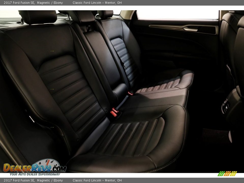 2017 Ford Fusion SE Magnetic / Ebony Photo #18