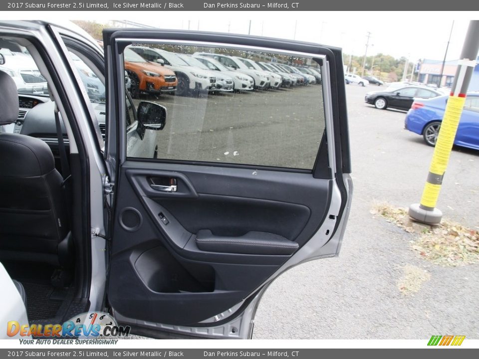 2017 Subaru Forester 2.5i Limited Ice Silver Metallic / Black Photo #13