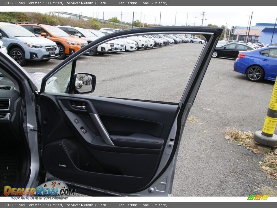 2017 Subaru Forester 2.5i Limited Ice Silver Metallic / Black Photo #15