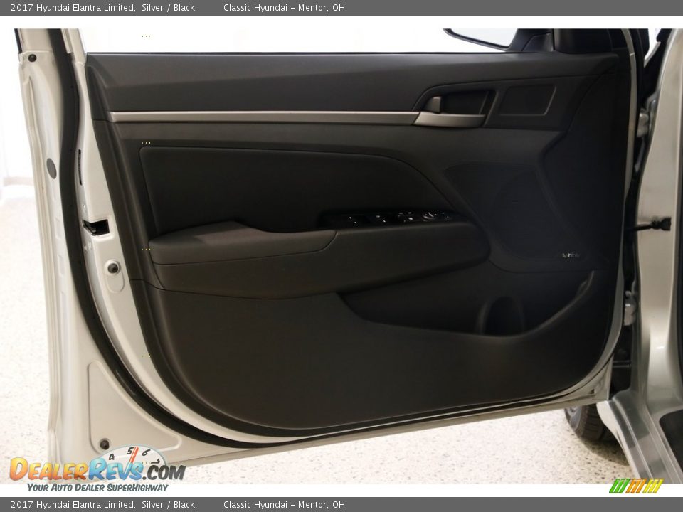 2017 Hyundai Elantra Limited Silver / Black Photo #4