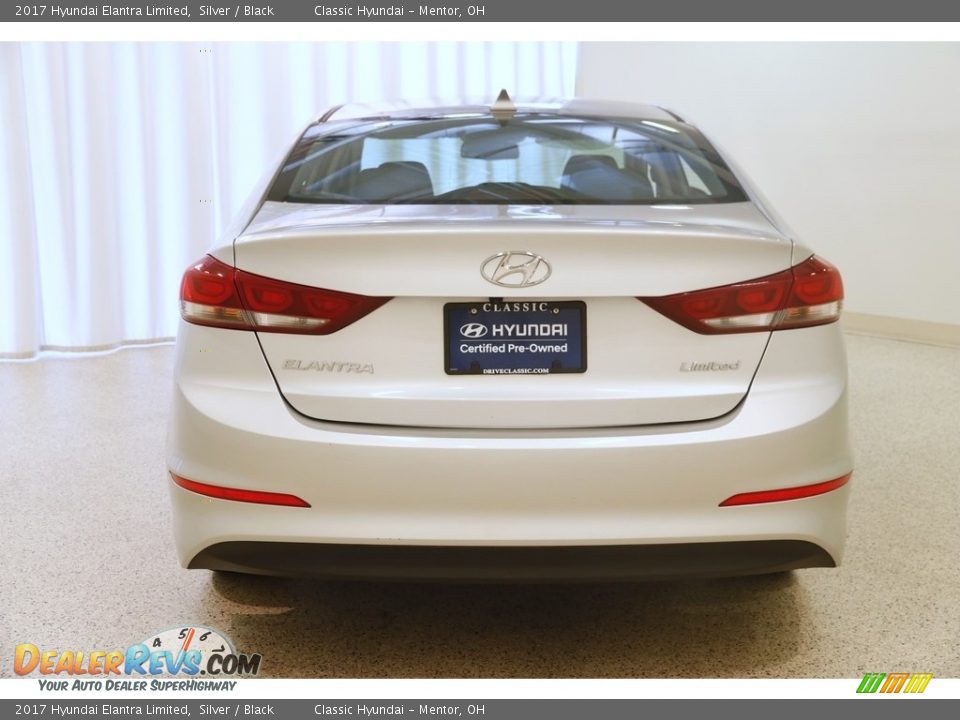 2017 Hyundai Elantra Limited Silver / Black Photo #18