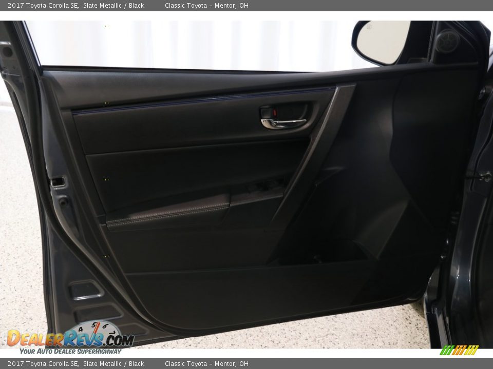 2017 Toyota Corolla SE Slate Metallic / Black Photo #4