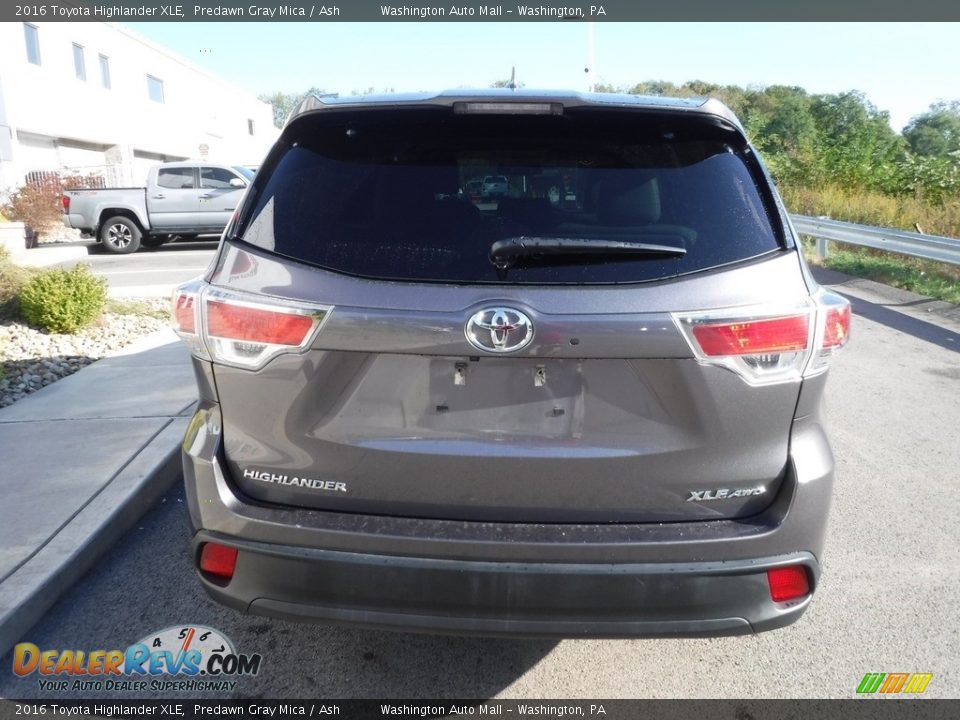 2016 Toyota Highlander XLE Predawn Gray Mica / Ash Photo #8