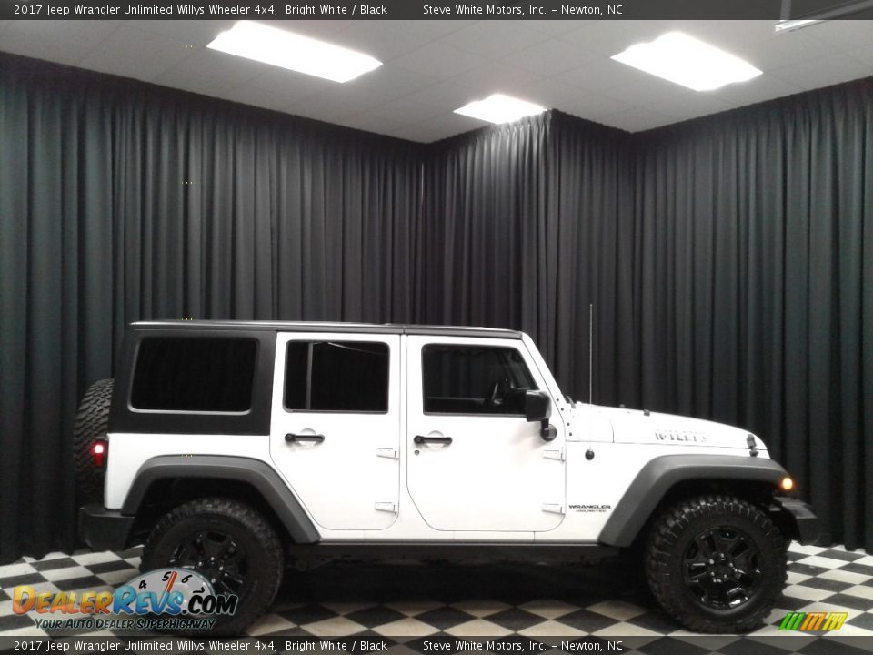 2017 Jeep Wrangler Unlimited Willys Wheeler 4x4 Bright White / Black Photo #5