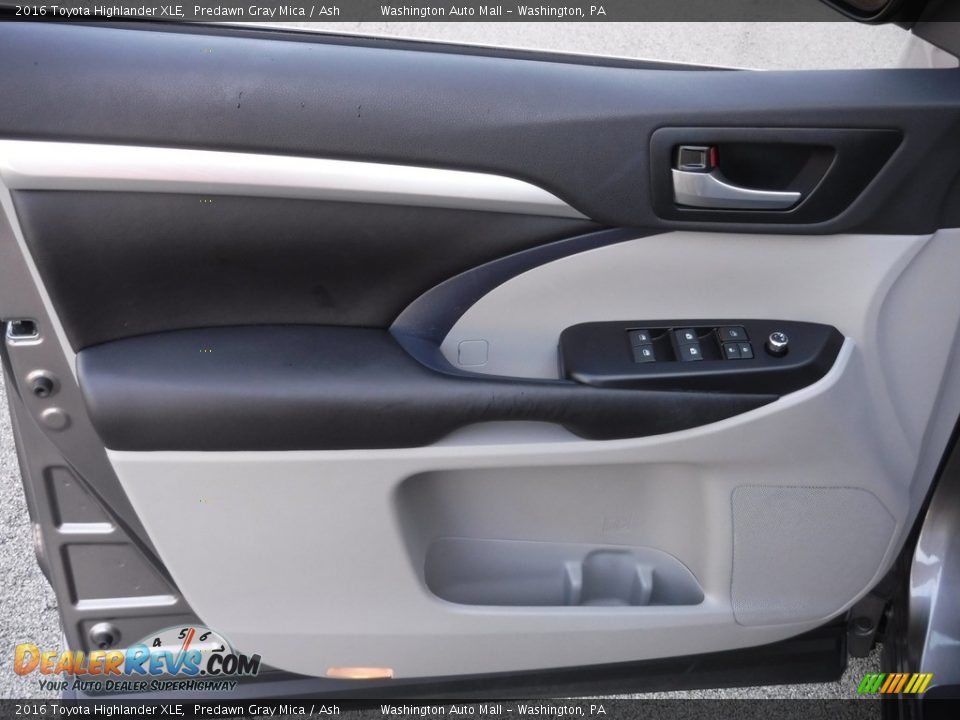 2016 Toyota Highlander XLE Predawn Gray Mica / Ash Photo #12