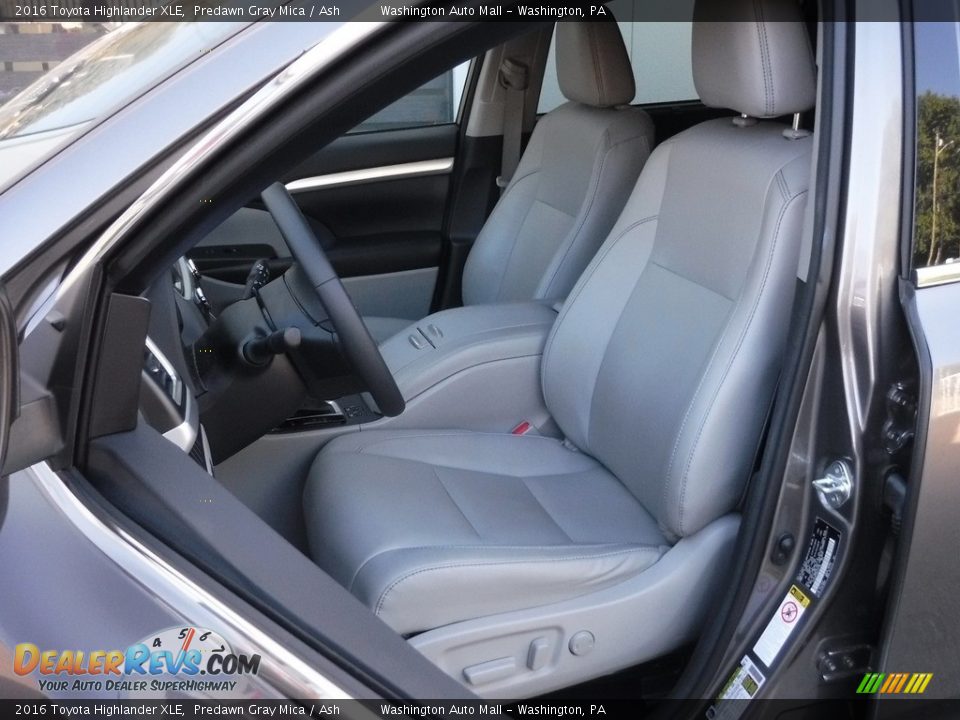 2016 Toyota Highlander XLE Predawn Gray Mica / Ash Photo #13