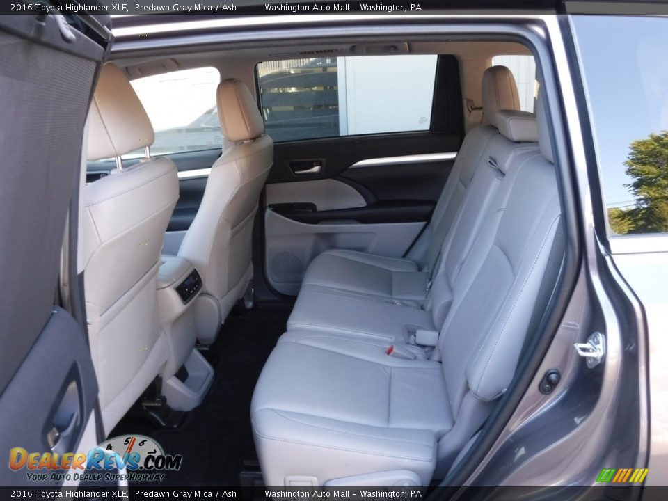 2016 Toyota Highlander XLE Predawn Gray Mica / Ash Photo #23