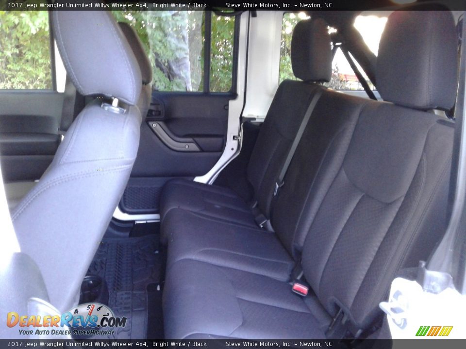 2017 Jeep Wrangler Unlimited Willys Wheeler 4x4 Bright White / Black Photo #11