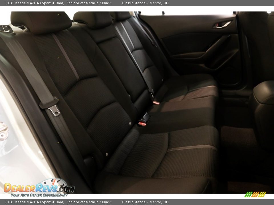 2018 Mazda MAZDA3 Sport 4 Door Sonic Silver Metallic / Black Photo #14