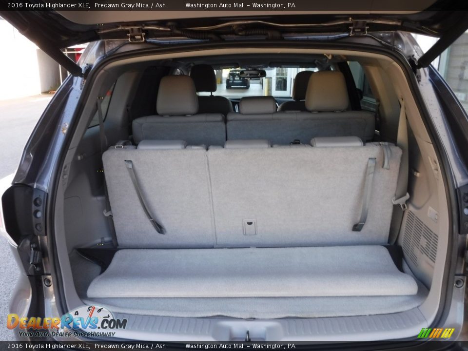 2016 Toyota Highlander XLE Predawn Gray Mica / Ash Photo #26