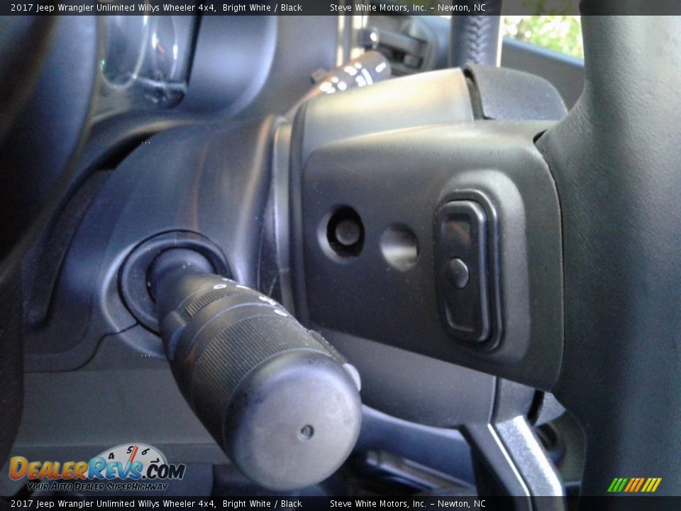 2017 Jeep Wrangler Unlimited Willys Wheeler 4x4 Bright White / Black Photo #16