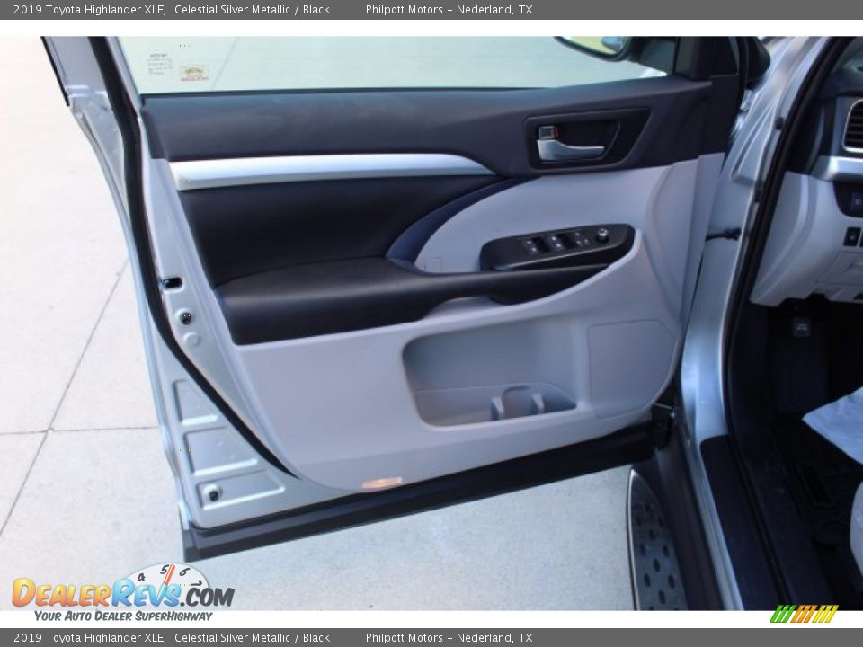 2019 Toyota Highlander XLE Celestial Silver Metallic / Black Photo #9