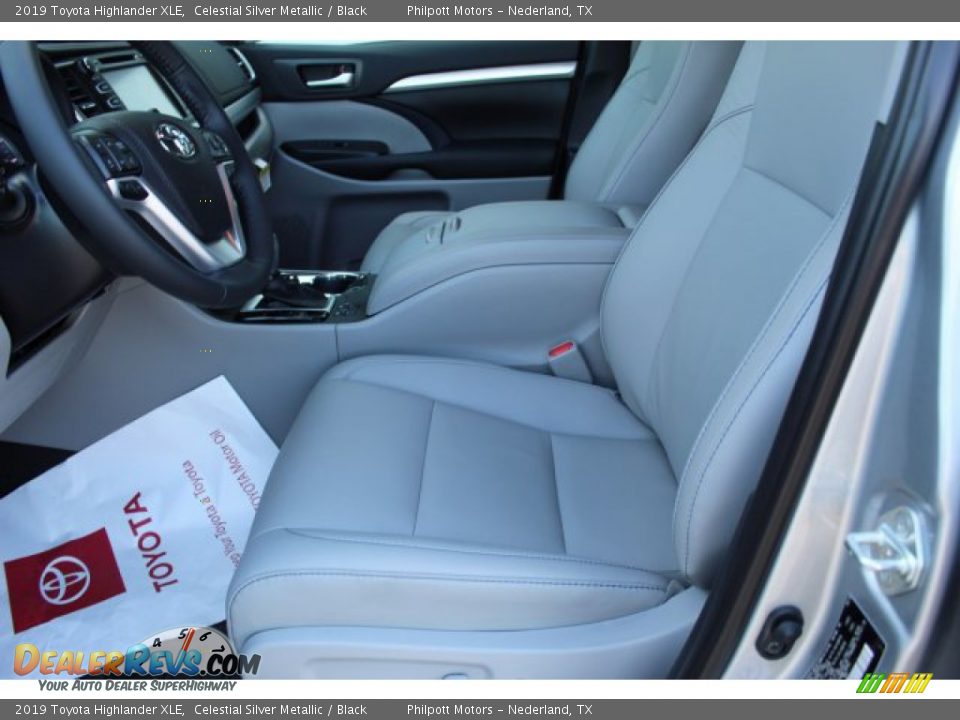 2019 Toyota Highlander XLE Celestial Silver Metallic / Black Photo #10