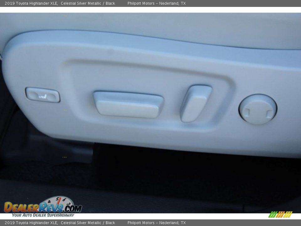 2019 Toyota Highlander XLE Celestial Silver Metallic / Black Photo #11
