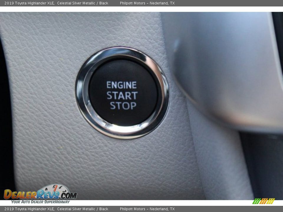 2019 Toyota Highlander XLE Celestial Silver Metallic / Black Photo #18