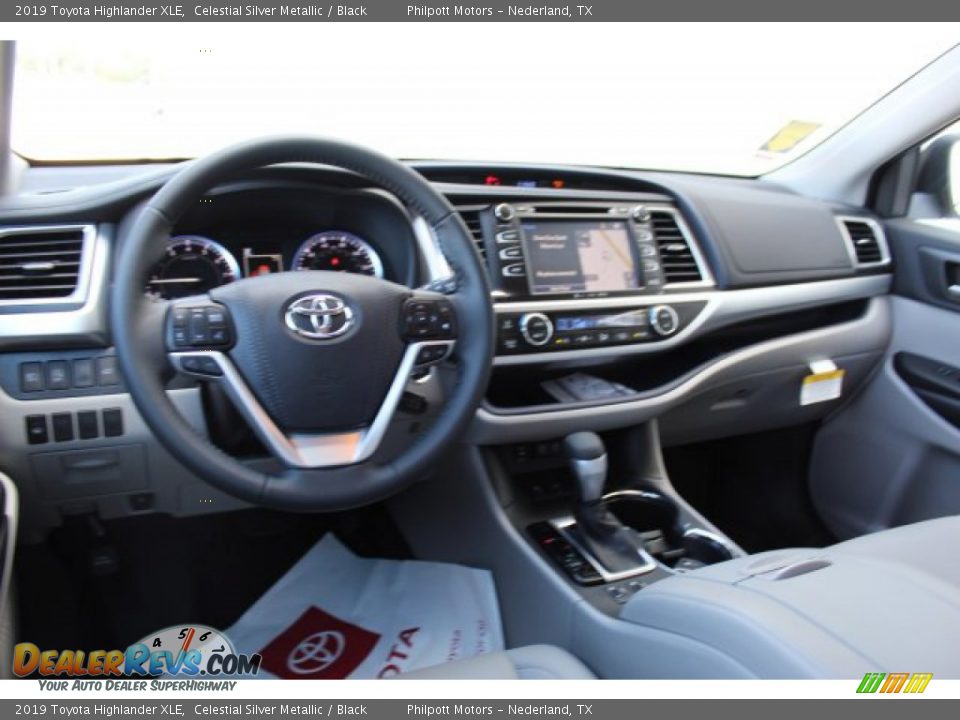 2019 Toyota Highlander XLE Celestial Silver Metallic / Black Photo #21