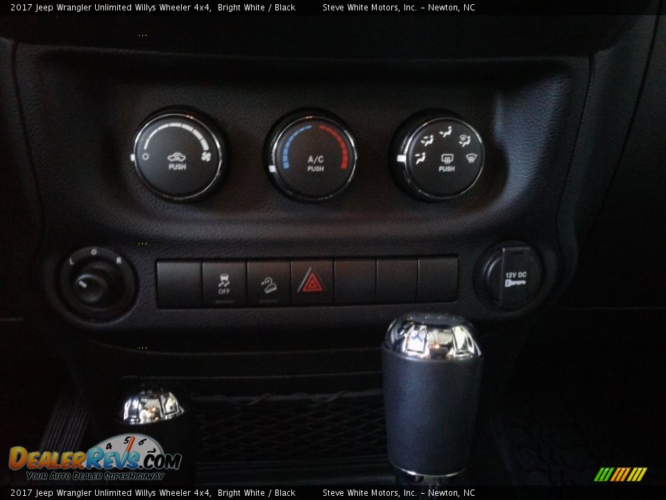 2017 Jeep Wrangler Unlimited Willys Wheeler 4x4 Bright White / Black Photo #23