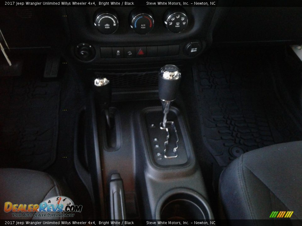 2017 Jeep Wrangler Unlimited Willys Wheeler 4x4 Bright White / Black Photo #24