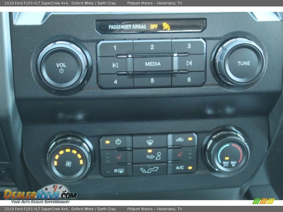 2019 Ford F150 XLT SuperCrew 4x4 Oxford White / Earth Gray Photo #17