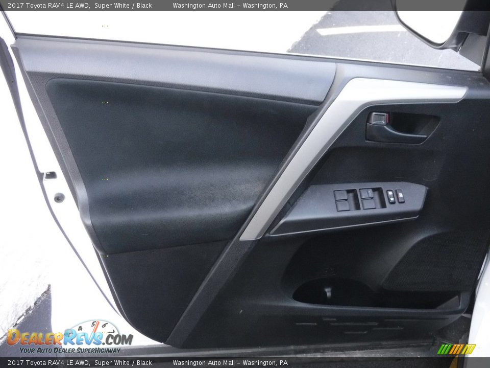 2017 Toyota RAV4 LE AWD Super White / Black Photo #13