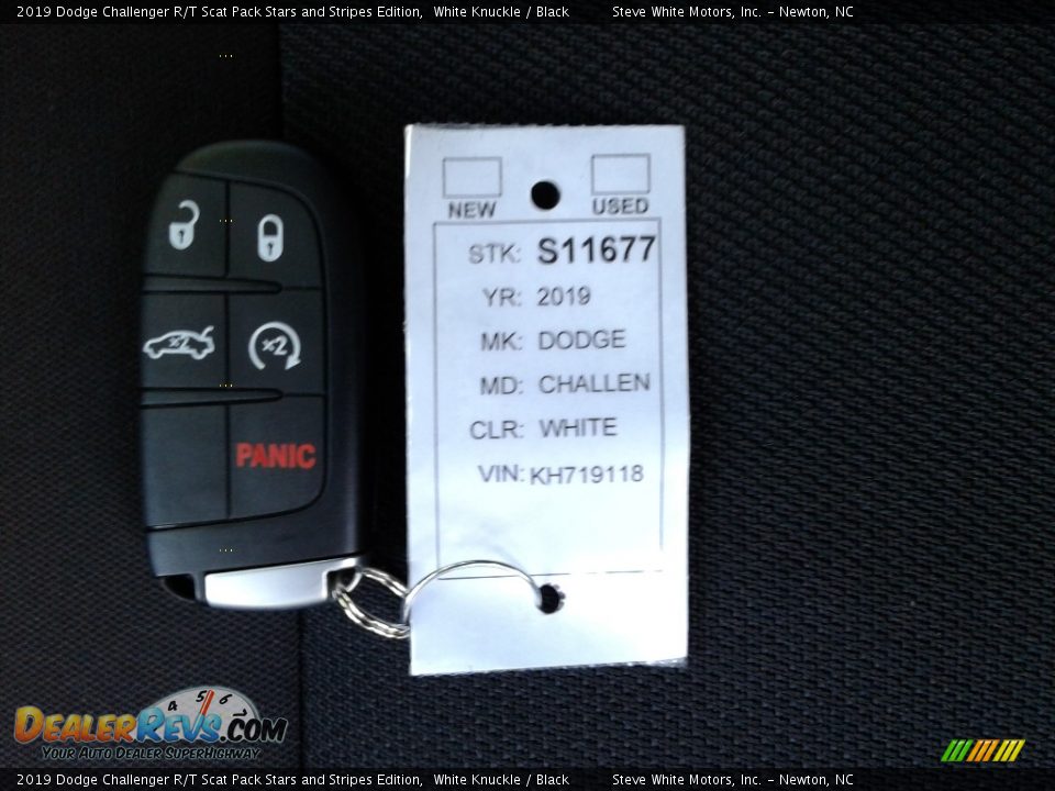 2019 Dodge Challenger R/T Scat Pack Stars and Stripes Edition White Knuckle / Black Photo #32