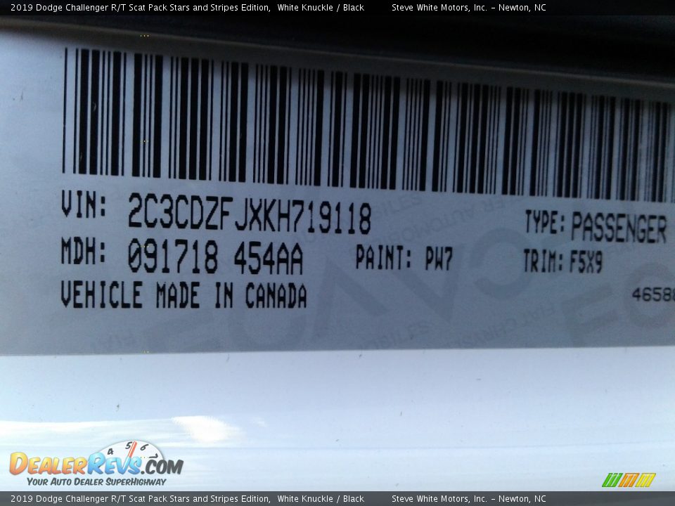 2019 Dodge Challenger R/T Scat Pack Stars and Stripes Edition White Knuckle / Black Photo #34