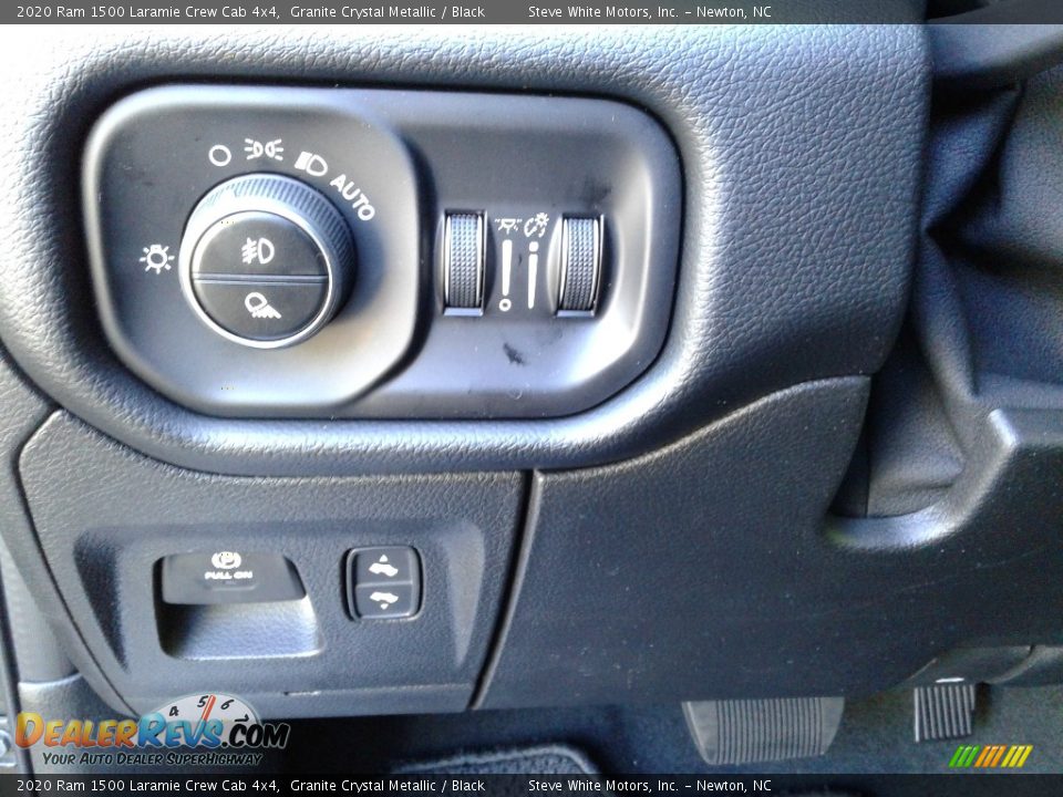 2020 Ram 1500 Laramie Crew Cab 4x4 Granite Crystal Metallic / Black Photo #17