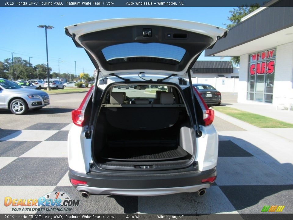 2019 Honda CR-V Touring AWD Platinum White Pearl / Ivory Photo #5