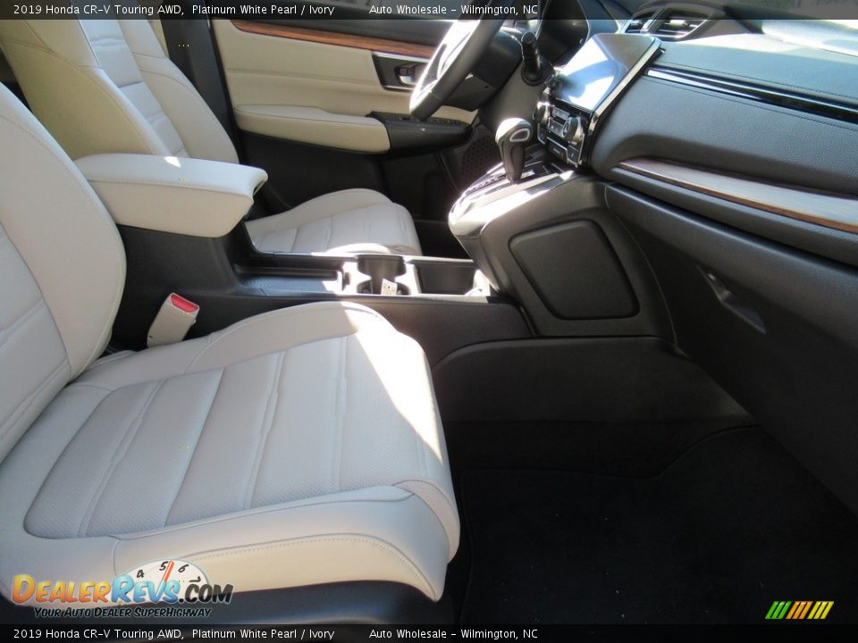 2019 Honda CR-V Touring AWD Platinum White Pearl / Ivory Photo #11