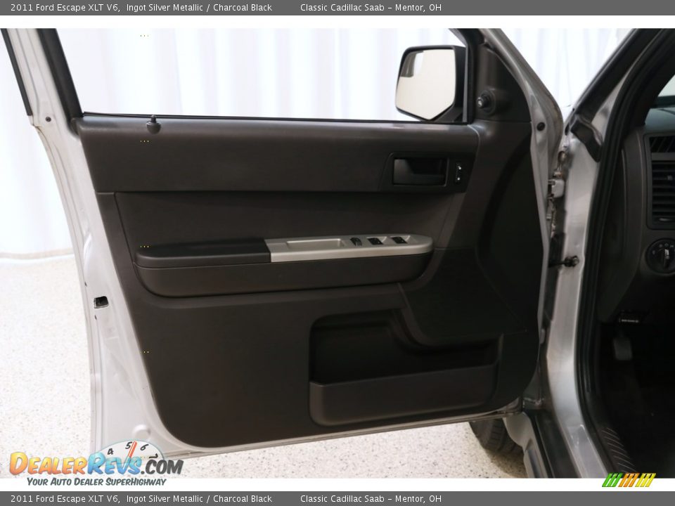 2011 Ford Escape XLT V6 Ingot Silver Metallic / Charcoal Black Photo #5
