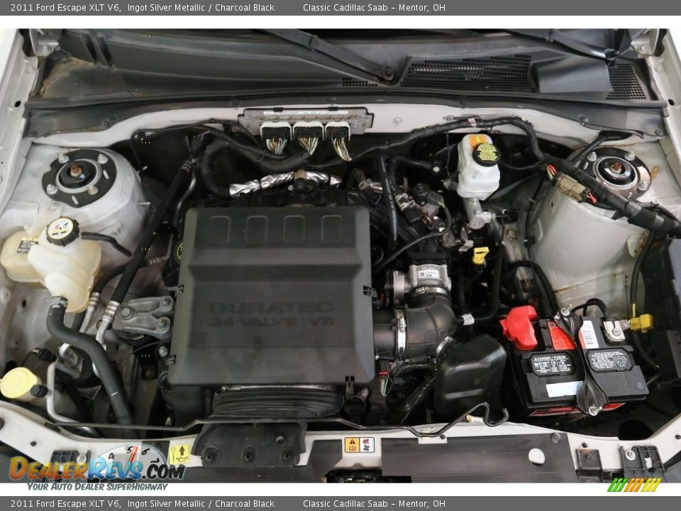 2011 Ford Escape XLT V6 Ingot Silver Metallic / Charcoal Black Photo #18