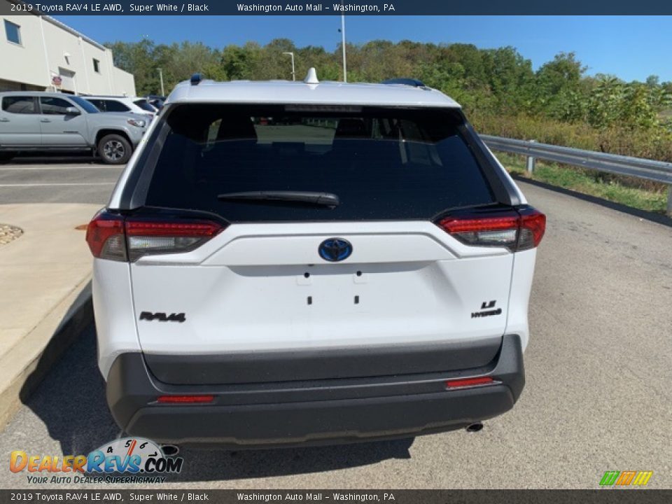 2019 Toyota RAV4 LE AWD Super White / Black Photo #9