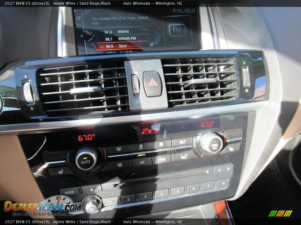 2017 BMW X3 sDrive28i Alpine White / Sand Beige/Black Photo #17