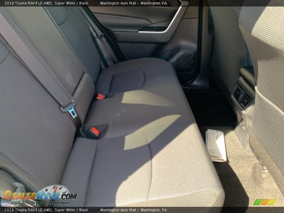 2019 Toyota RAV4 LE AWD Super White / Black Photo #14