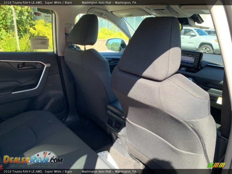 2019 Toyota RAV4 LE AWD Super White / Black Photo #15