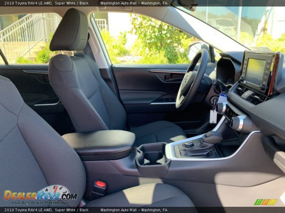 2019 Toyota RAV4 LE AWD Super White / Black Photo #16